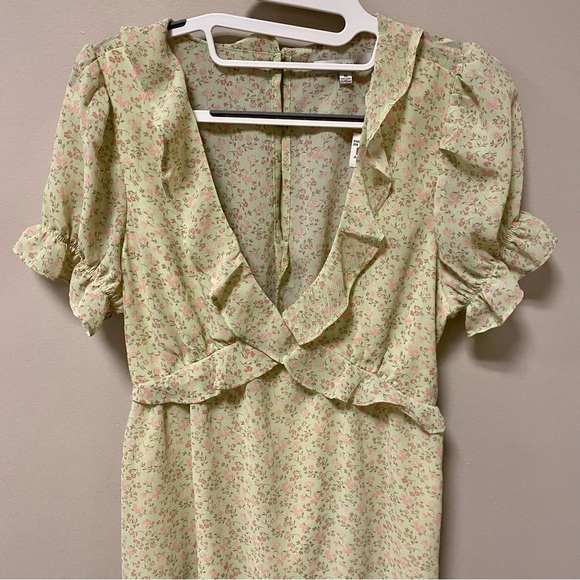 Love Tree Sz M Green Floral Dress 👗 NWT - Picture 4 of 9